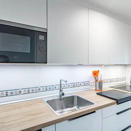 Apartment Vacation Paradise 2 Bedroom Penthouse - Walking Distance To Puerto Banus And Beaches *