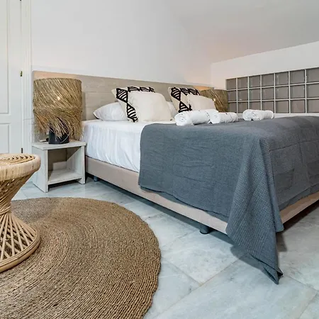 Vacation Paradise 2 Bedroom Penthouse - Walking Distance To Puerto Banus And Beaches Apartment *