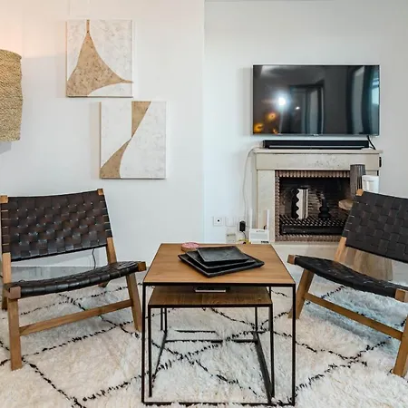 Vacation Paradise 2 Bedroom Penthouse - Walking Distance To Puerto Banus And Beaches Apartment