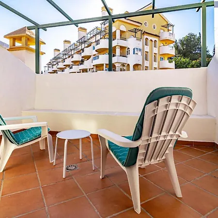Vacation Paradise 2 Bedroom Penthouse - Walking Distance To Puerto Banus And Beaches